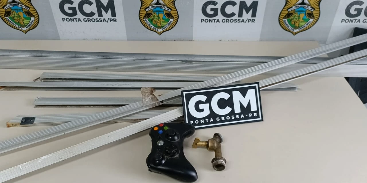 Homem é detido ao ser flagrado furtando residência na Colônia Dona Luiza