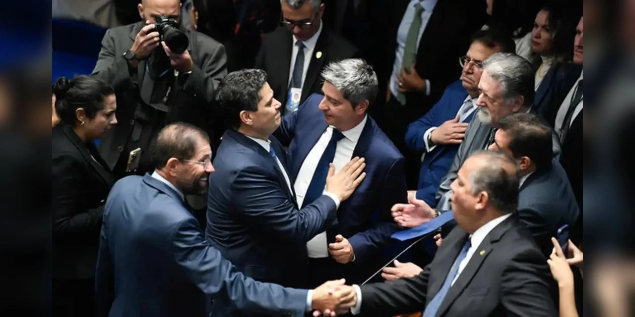 Davi Alcolumbre é eleito presidente do Senado com ampla maioria