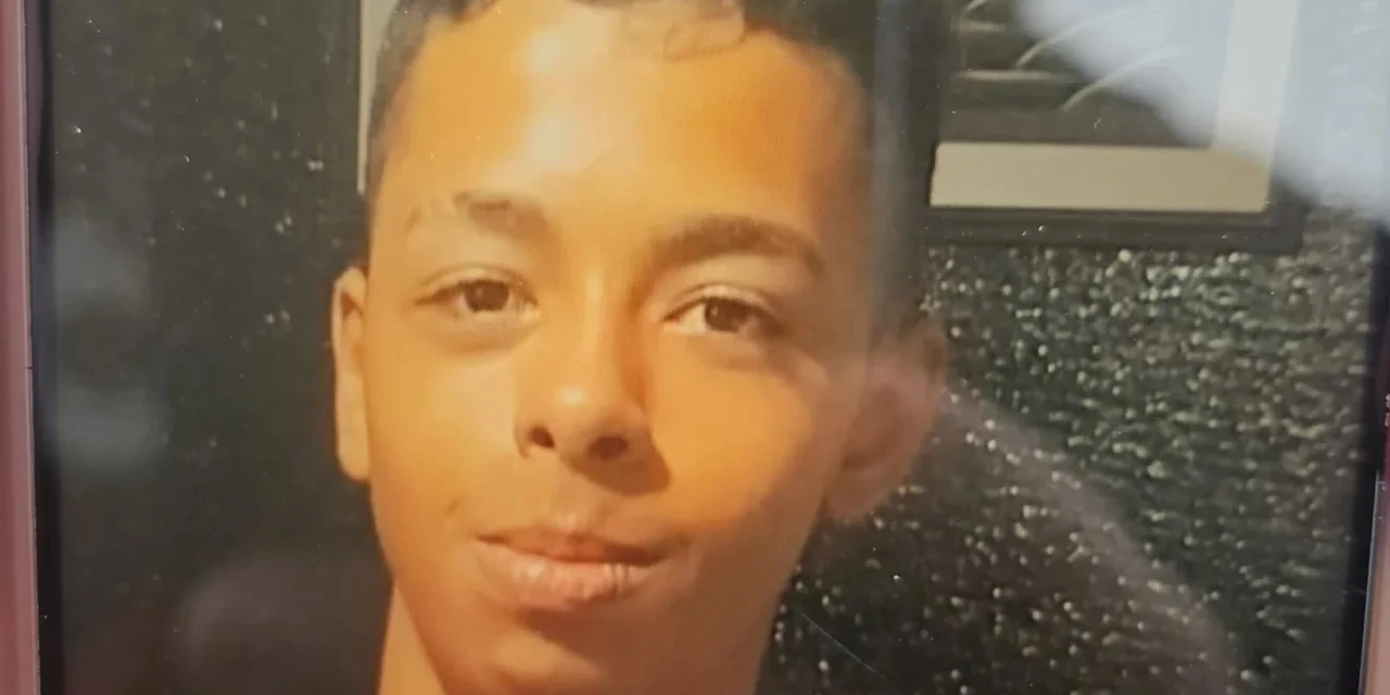 Adolescente é arrastado por correnteza e desaparece durante chuvas