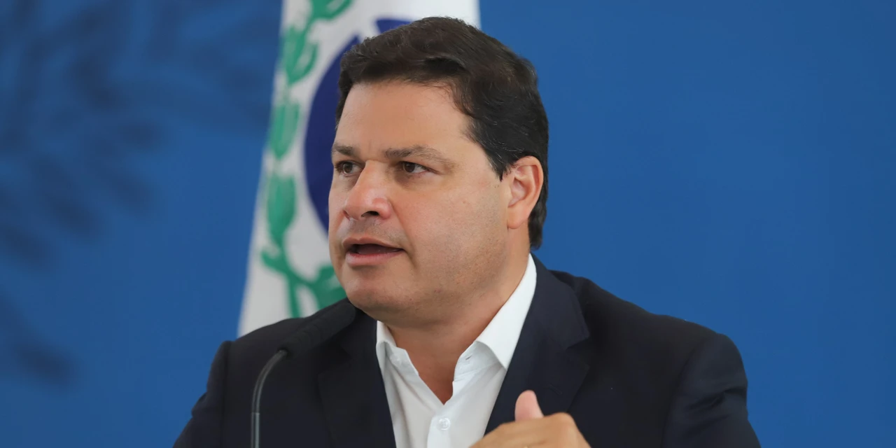 Sandro Alex convoca todo o PR para reunião em Curitiba sobre a Azul em PG