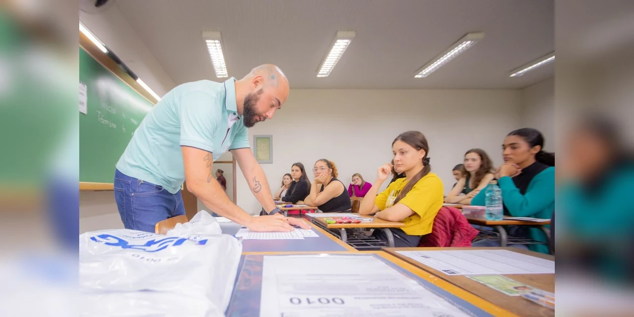 Servidores da UEPG podem pedir isenção de Vestibular EaD 2025