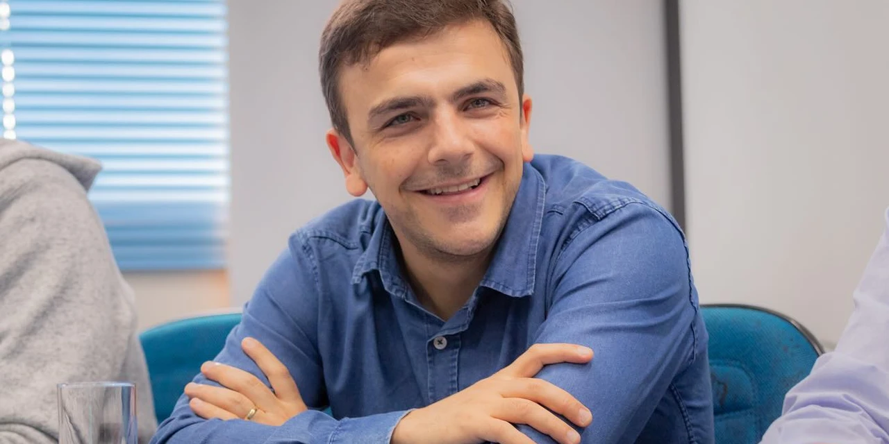 Narrativa política e juros altos: "há necessidade de cortar regalias", diz Aliel Machado