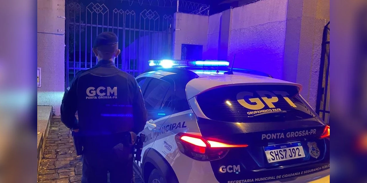 Mulher é flagrada com quatro pedras de crack no Jardim Carvalho