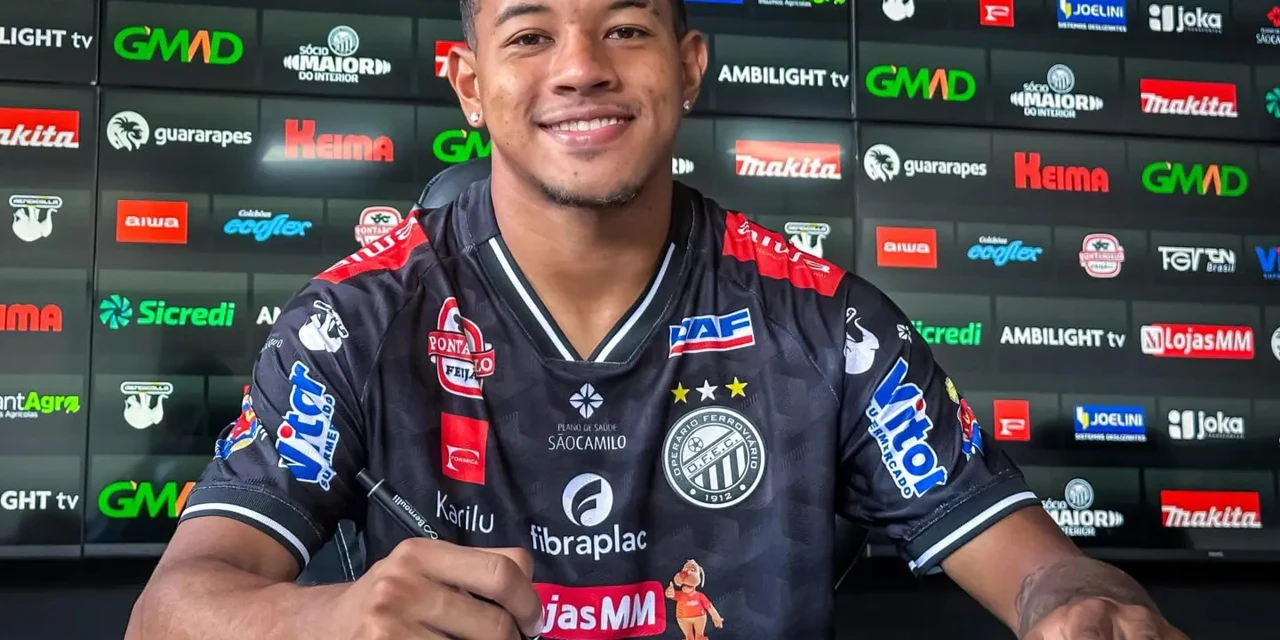 Matheus Galdino renova contrato com o Operário até o fim de 2026