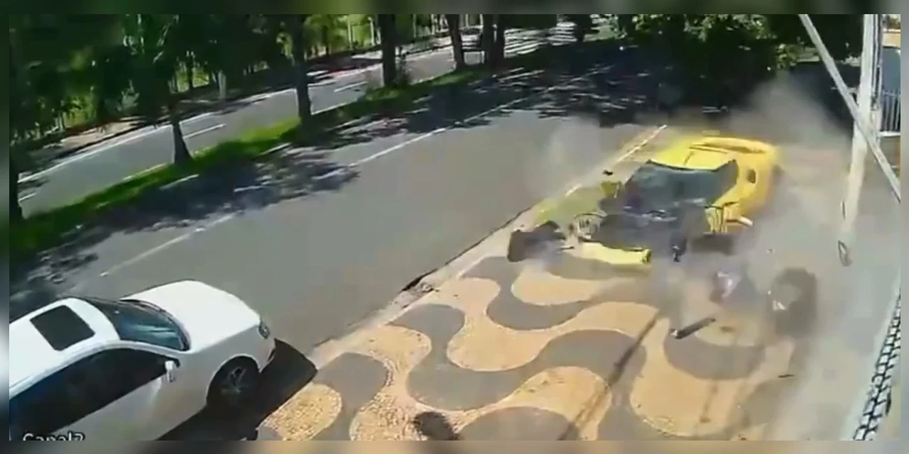 Vídeo: Manobrista perde controle e destrói Ferrari avaliada em R$ 3,2 milhões