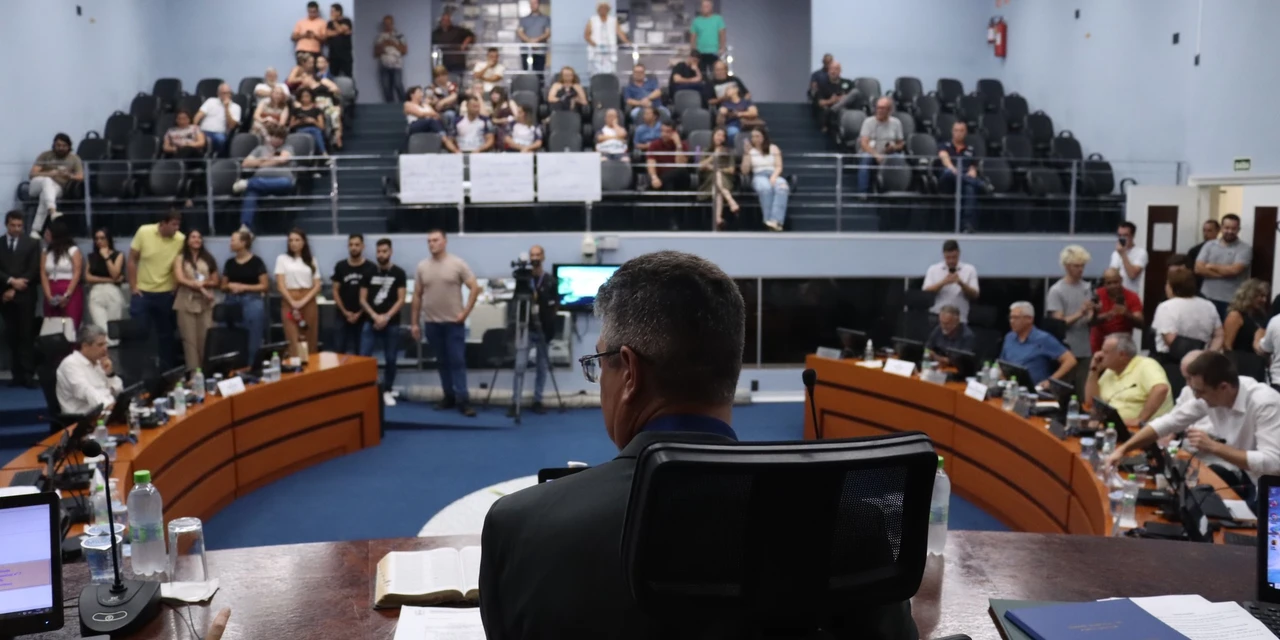 Câmara de PG derruba veto e mantém isenção fiscal para templos religiosos