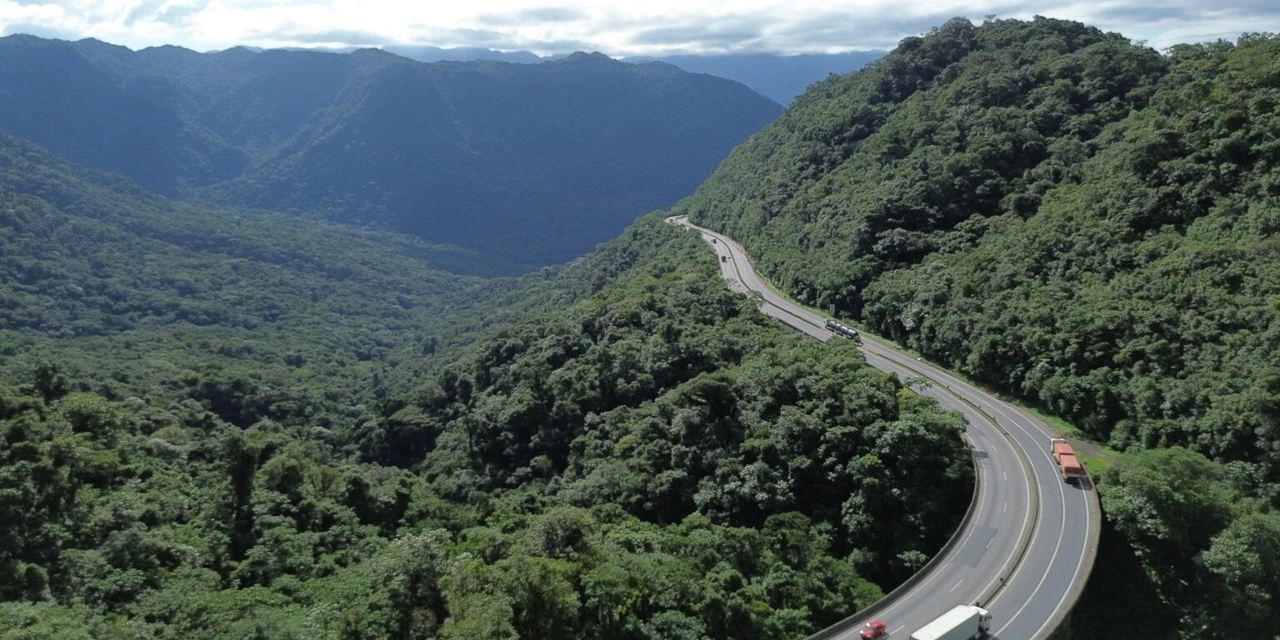 375 mil veículos devem passar pela BR-277 em direção ao Litoral do Paraná durante o Carnaval