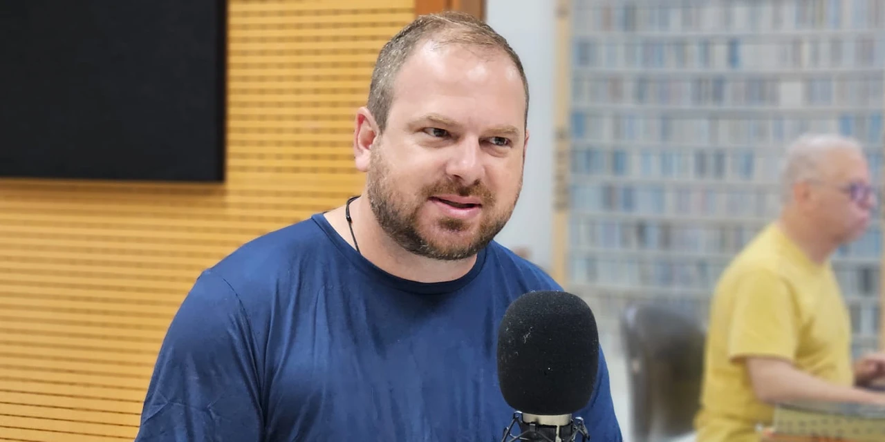 Vereador Guilherme Mazer fala sobre a CPI da Sanepar no programa Manhã Total