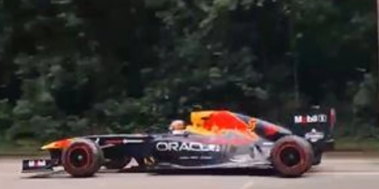 Carro de F1 é flagrado pelas ruas de Curitiba; veja