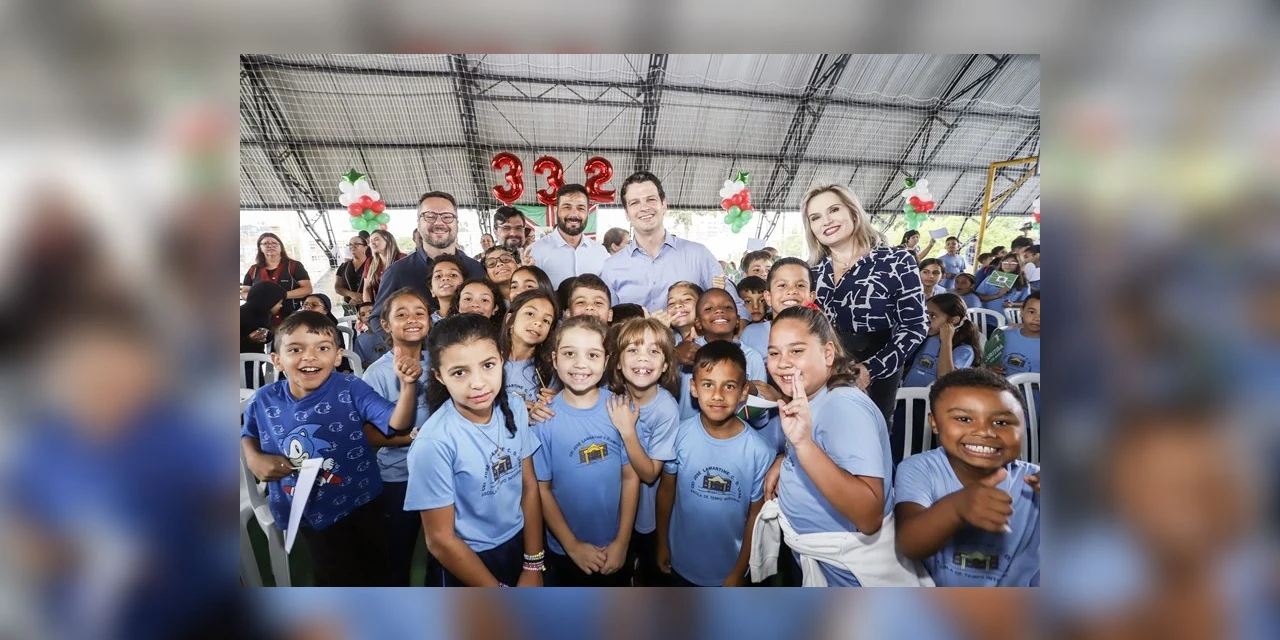 Pimentel celebra aniversário de Curitiba com crianças e moradores da cidade nesta terça