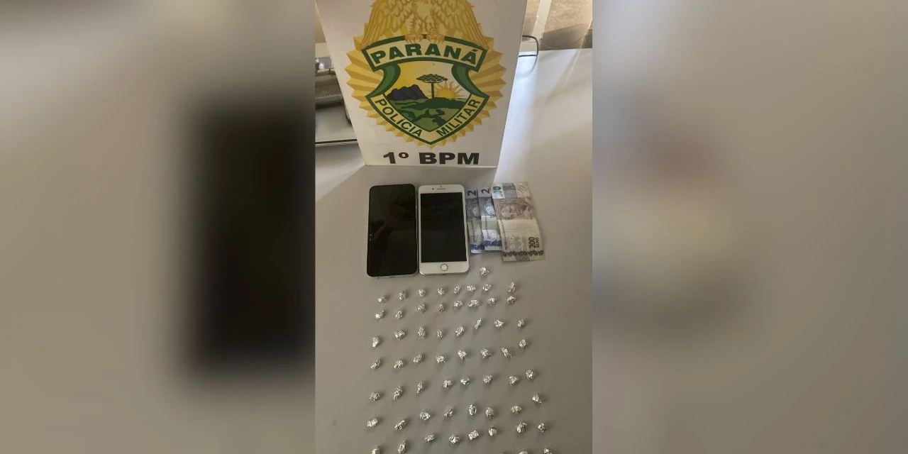 Polícia Militar apreende 65 pedras de crack em residência no centro de Carambeí