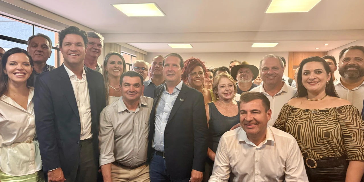 AMP elege diretoria com cinco prefeitos dos Campos Gerais