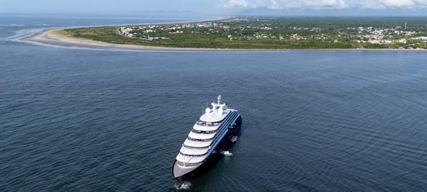 Ilha do Mel recebe turistas diretamente de cruzeiro pela primeira vez