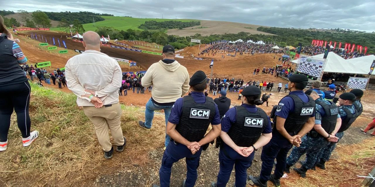 GCM e Superintendência de Trânsito e Segurança Viária marcam presença na abertura do Campeonato Brasileiro de Motocross