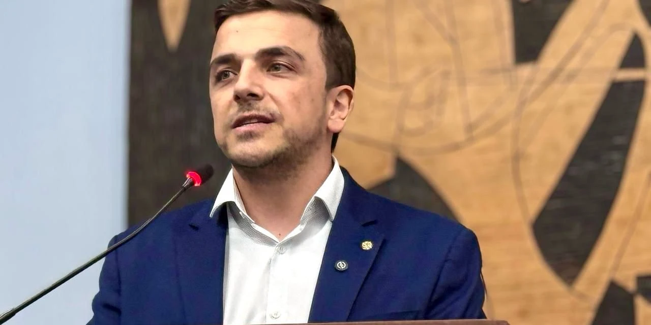 Aliel é homenageado pela Câmara de PG por atuação na saúde