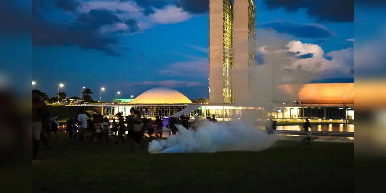 Lideranças indígenas criticam ação policial em frente ao Congresso