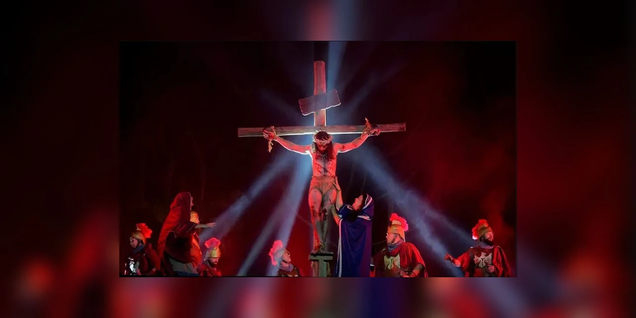 Encenações, vigílias, procissões e missas renovam a fé na Páscoa de Curitiba