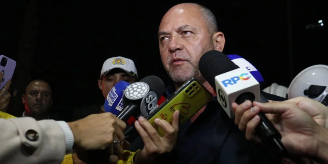 Ação rápida evitou tragédia no incêndio da PUCPR, afirmam secretário e comandante dos bombeiros