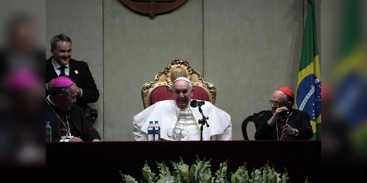 CNBB destaca relação do Papa Francisco com a igreja no Brasil através de suas mensagens de fé, solidariedade e justiça social