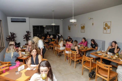 Evento celebra edição da revista D'Ponta especial da mulher; veja o vídeo