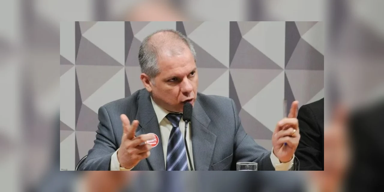 Lula determina demissão do presidente do INSS