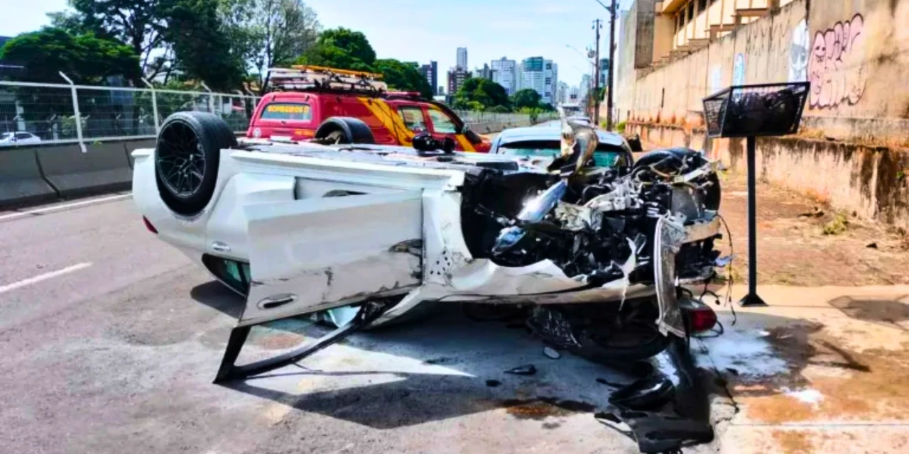 Mecânico capota BMW de cliente avaliada em R$ 700 mil no PR; vídeo