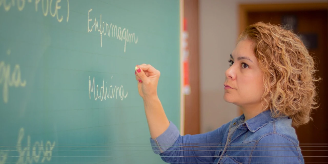 UEPG vai contratar novos professores com remuneração que pode passar de R$ 10 mil; saiba mais