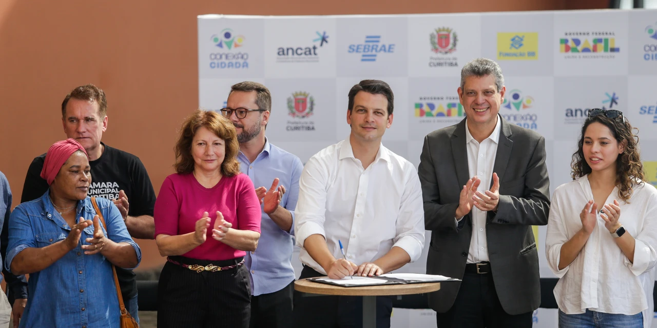 Curitiba adere a programas nacionais para promover a inclusão social dos catadores autônomos de materiais recicláveis