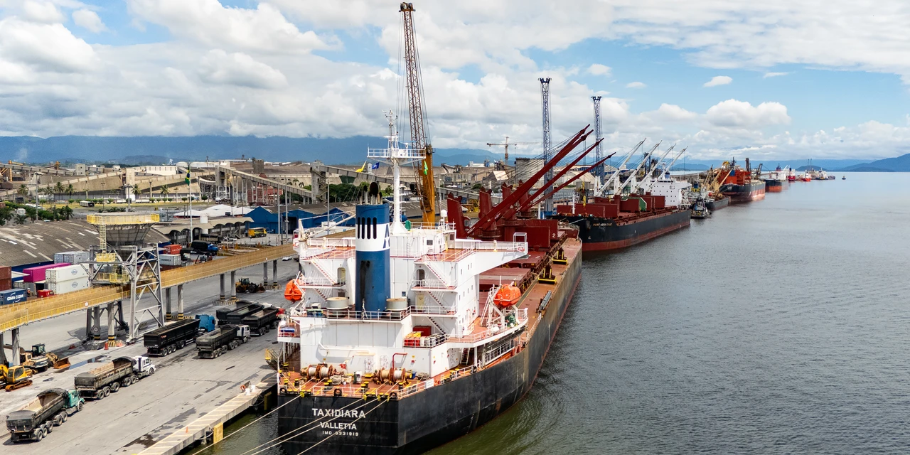 Portos do Paraná recebe prêmio internacional em excelência da indústria portuária
