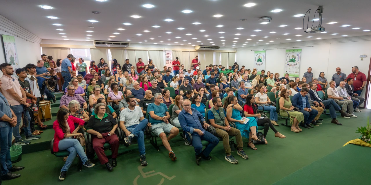 Itaipu anuncia investimentos no campus da UTFPR de Medianeira e celebra convênio sobre plantas medicinais