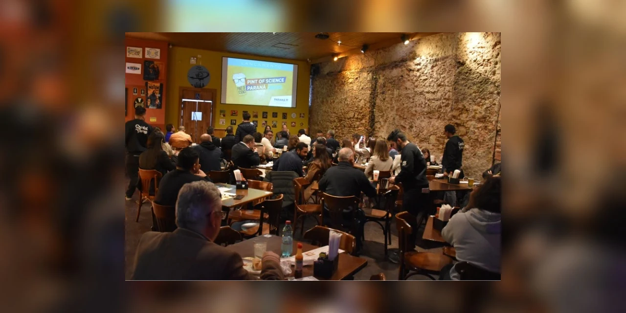 UTFPR leva ciência para bar de PG no Pint of Science