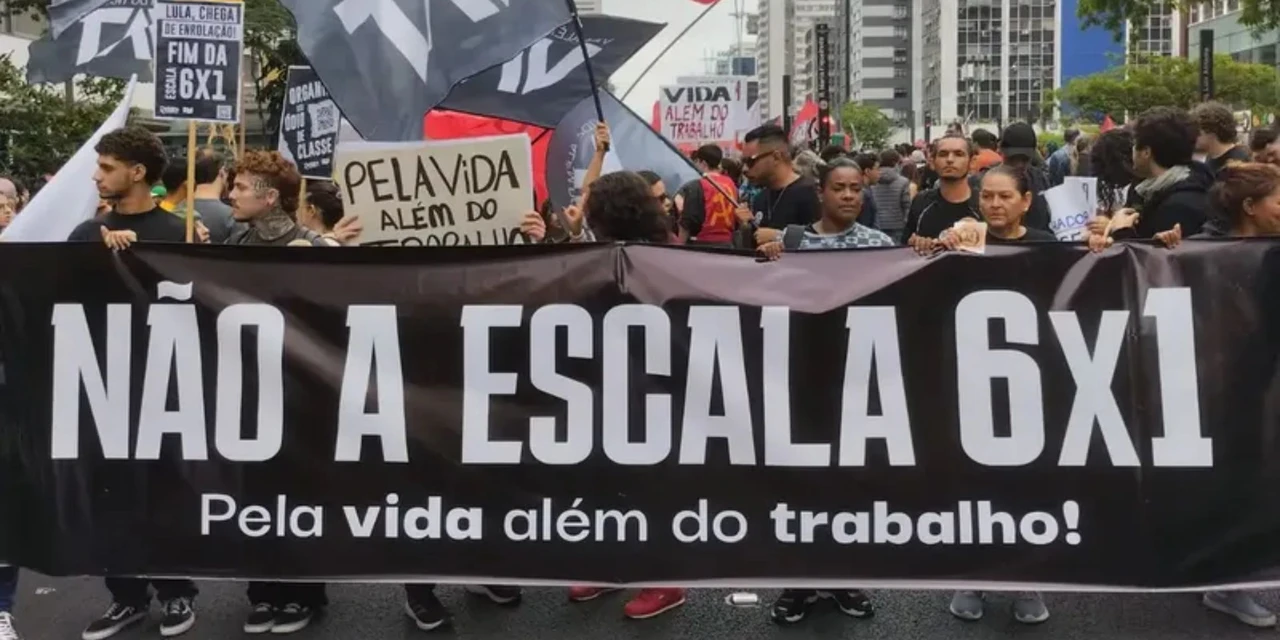Trabalhadores de TI do Paraná aprovam fim da escala 6x1