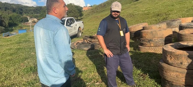 Autoridades identificam descarte irregular de pneus em Carambeí