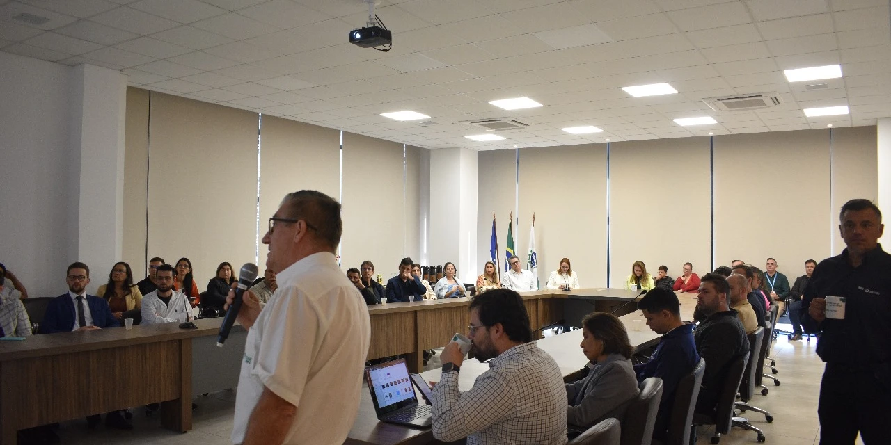 Novos associados são recepcionados com café na ACIPG