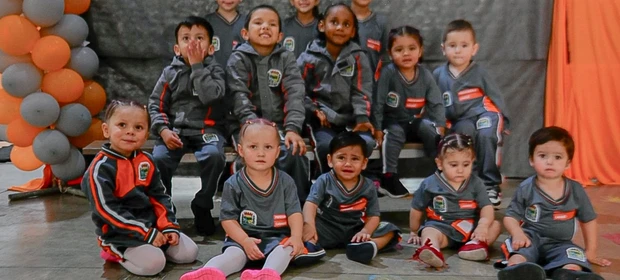 Alunos da rede municipal de Carambeí começam a receber uniformes escolares