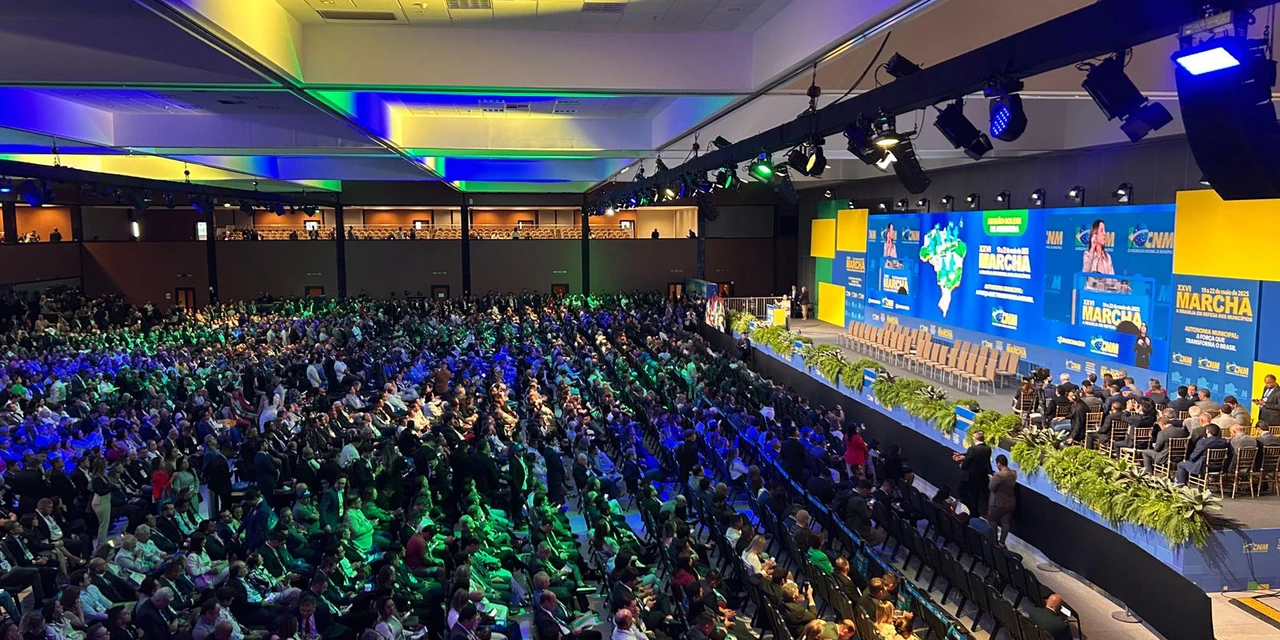 Lideranças da região marcam presença na Marcha em Defesa dos Municípios