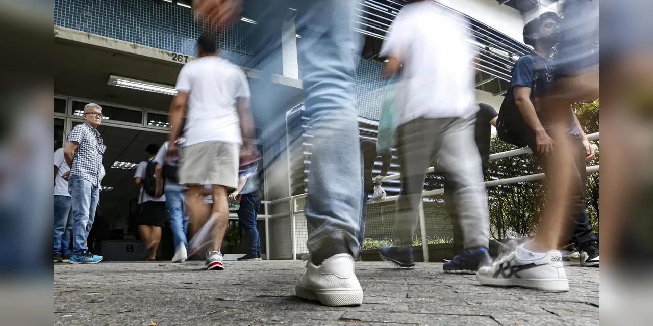Alunos concluintes do ensino médio de escolas públicas terão pré-inscrição automática no Enem