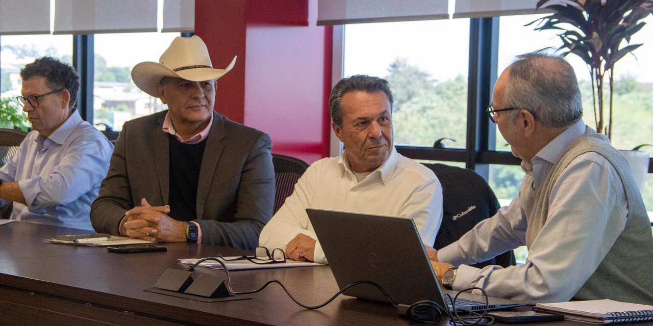 Paraná apresenta propostas de investimentos no setor do agro para cooperativas