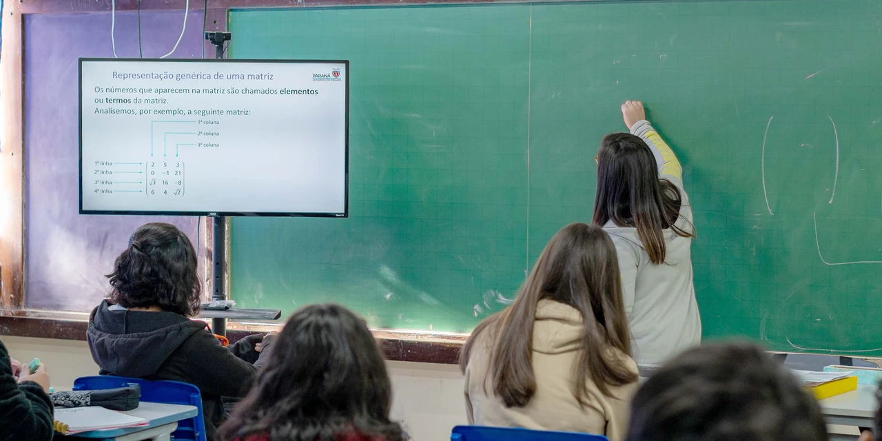 Governo do Paraná nomeia mais 988 professores do concurso público de 2023
