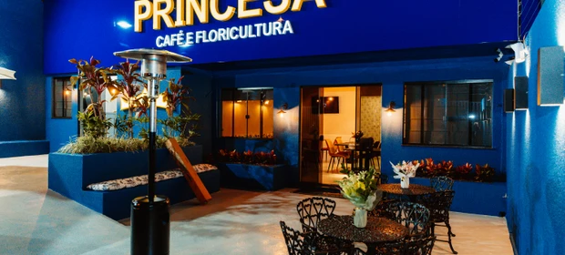 Coluna Super: "'Princesa Café e Floricultura' encanta convidados com beleza, afeto e elegância!", por Marilyn Schlosser