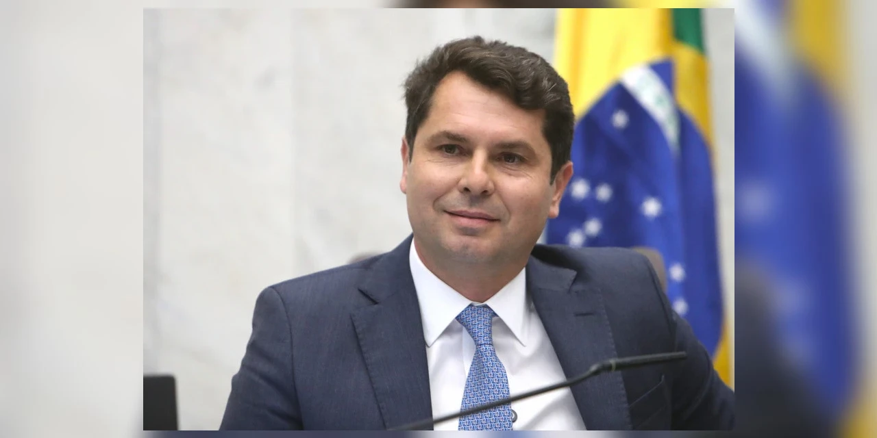 Iniciativa do deputado Alexandre Curi irá revisar leis do PR para facilitar o empreendedorismo