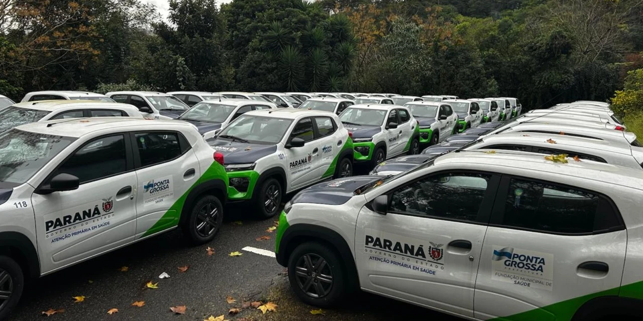 Veículos da saúde estão há 4 meses parados no pátio da prefeitura de PG