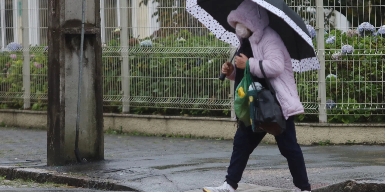 Onda de frio e chuvas intensas devem atingir o Paraná nesta semana, alerta Inmet