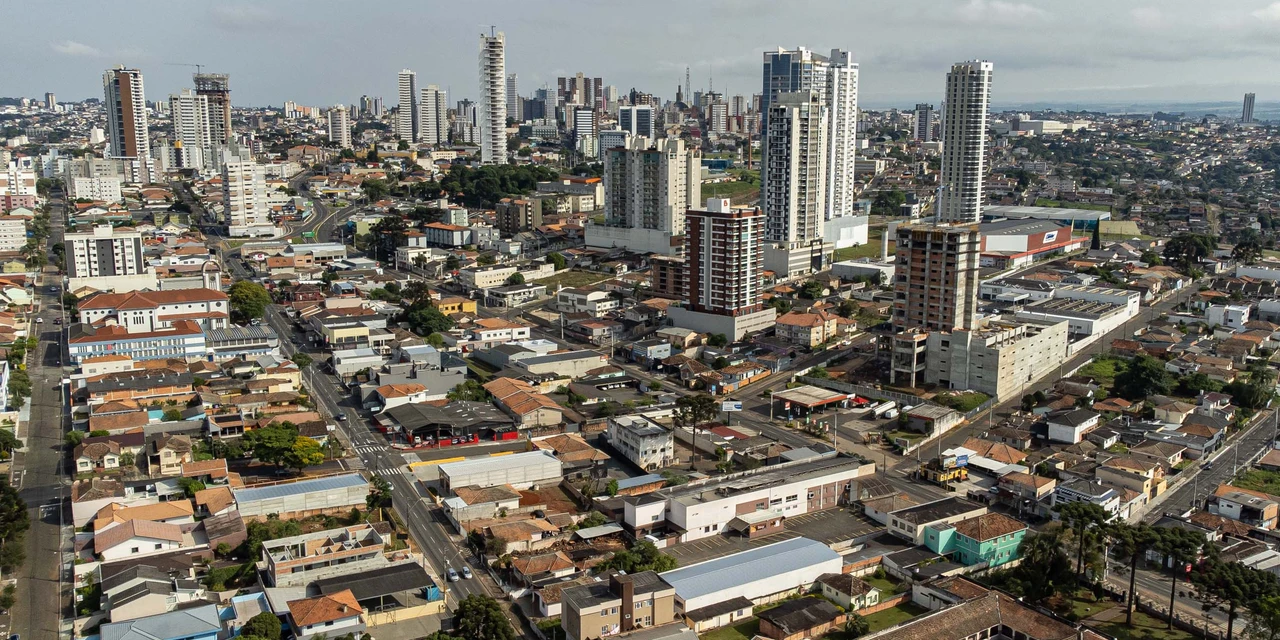 Proprietários têm até 10 dias para limpar terrenos autuados em PG; confira a lista