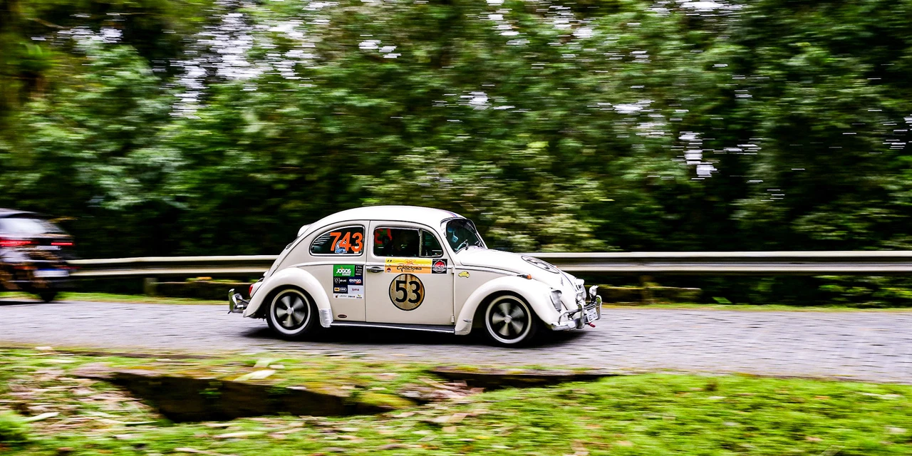 38ª edição do Rally da Graciosa reúne 50 carros e centenas de espectadores