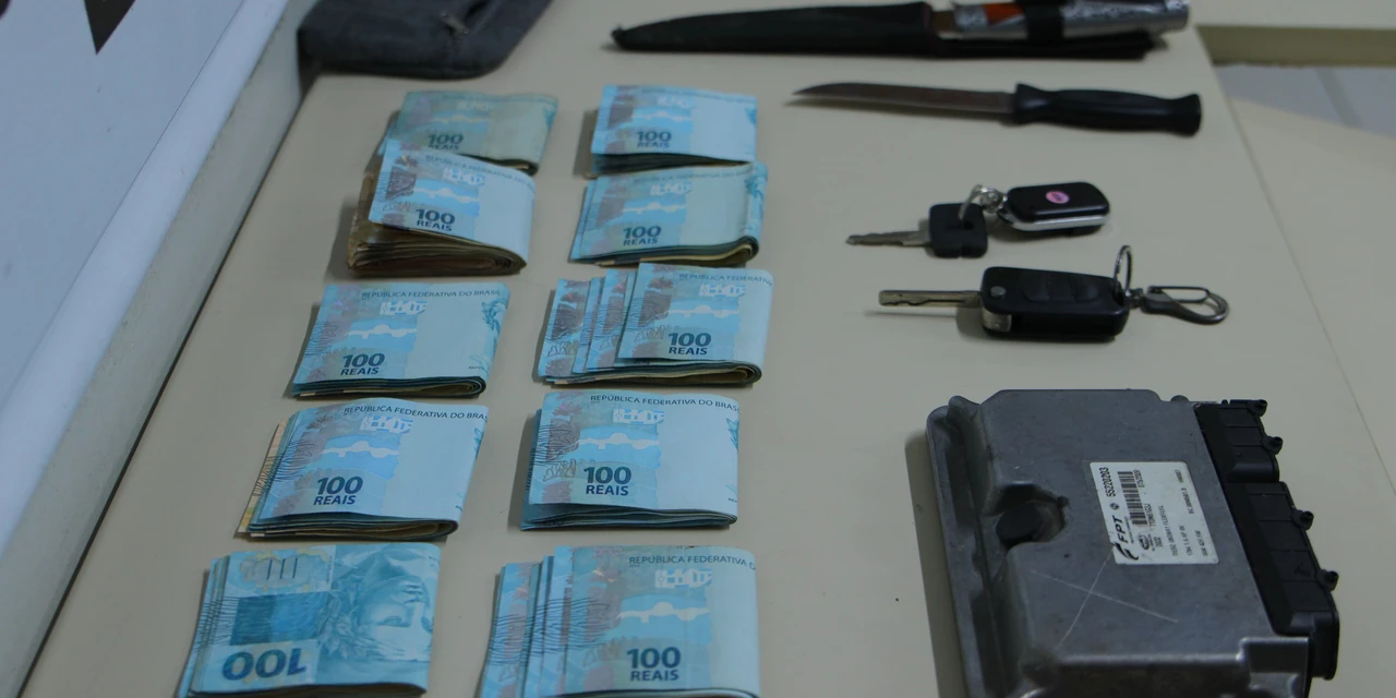 Foragido morre em confronto; cerco policial revela R$ 10 mil, armas e prisão de comparsas em PG