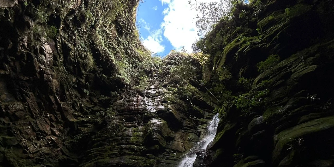 Conheça o Buraco do Padre: um santuário da geodiversidade em Ponta Grossa