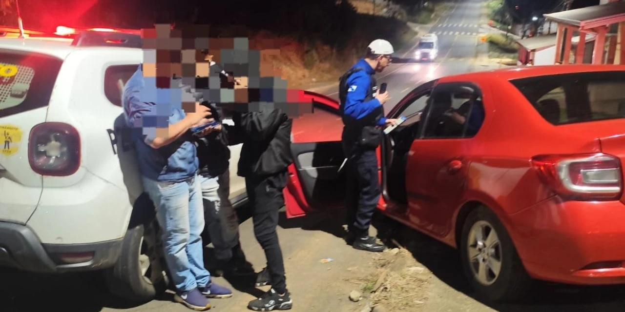 Motoristas alcoolizados colidem frontalmente na Avenida Ana Rita; veja fotos