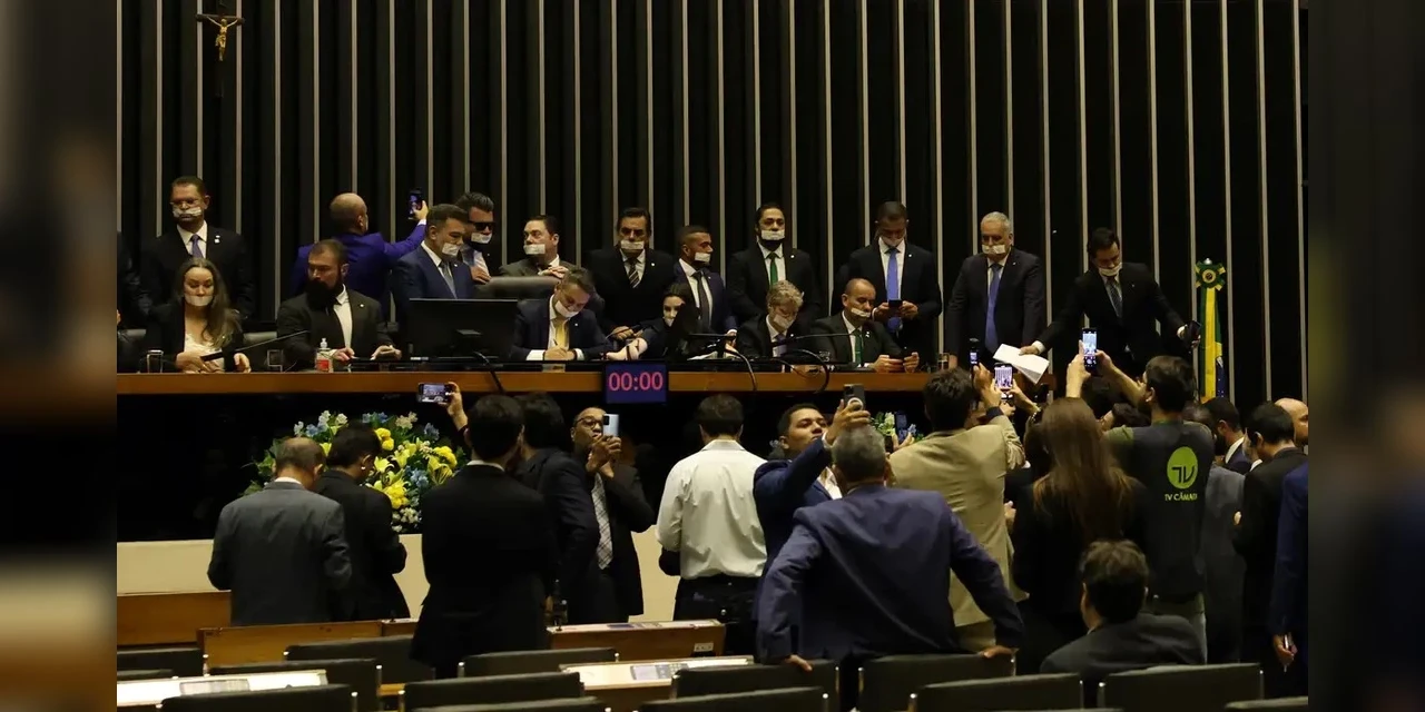 Motta e Alcolumbre pedem diálogo e respeito após ocupação de plenários