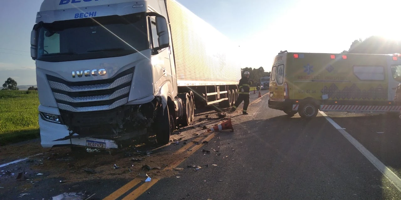 Grave acidente na BR-373 deixa dois mortos em Uvaia